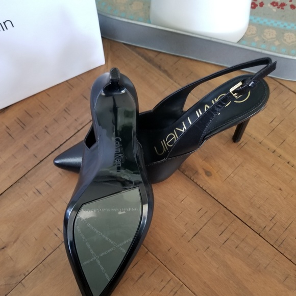 🆕️ Calvin Klein Pumps - Picture 4 of 7
